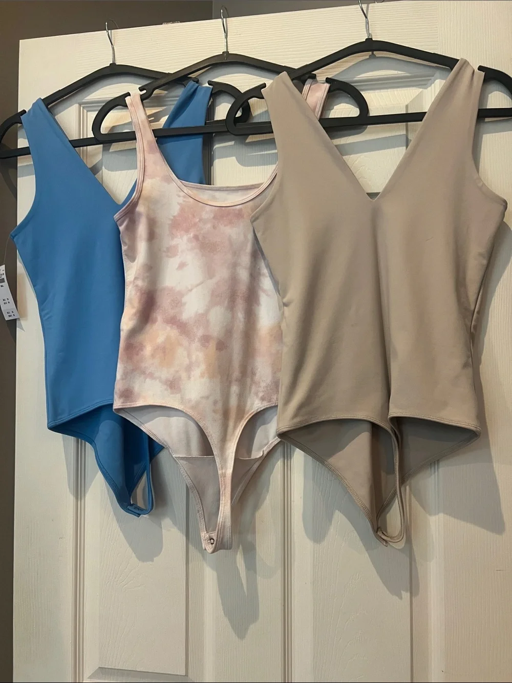 4 Abercrombie bodysuits bundle size small - Picture 4 of 4